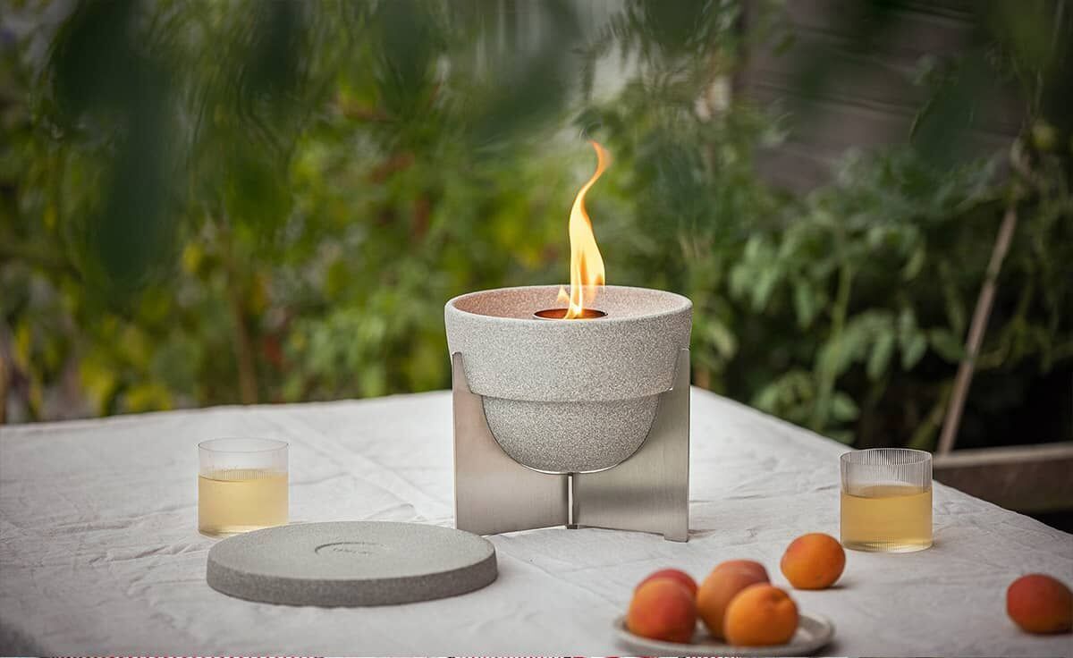 DENK Keramik Schmelzfeuer Outdoor L Granicium mit Fuß aus Edelstahl | Deckel L (SLG + SLG-DE) von DENK Keramik